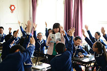 操B欧美女人君谊中学“新初中”